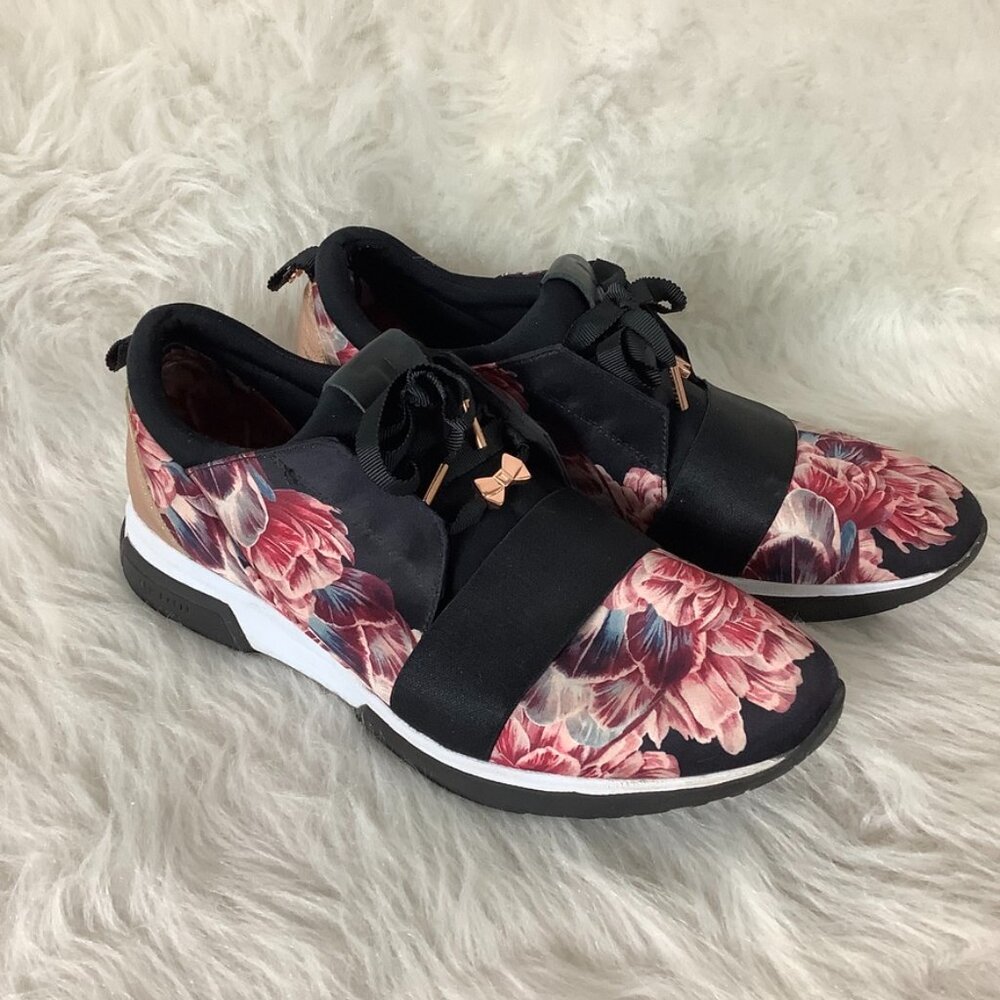 Floral Slip-On Athletic Sneakers - Black & Pink